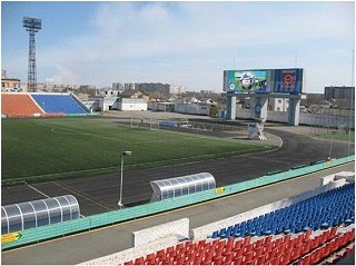 我的场地我要建设的人造草足球场地大一些，那该怎么办？