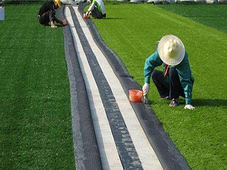 人造草足球场的建设方案