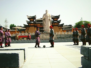 人造草足球场的由来