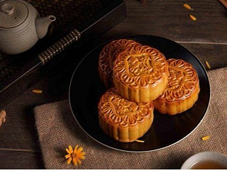 北京两批月饼不合格，人造草足球场也要注意