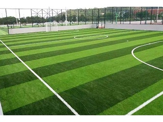 学校人造草足球场日常维护这么做