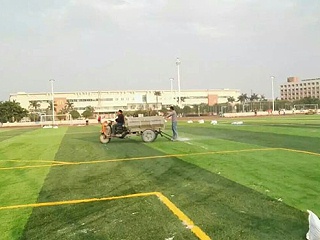 什么季节进行人造草足球场施工比较好