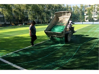 人造草坪铺装施工前的准备工作有哪些？