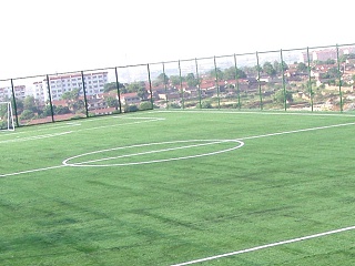 人造草足球场