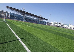 人造草坪场地有翘边情况，怎么解决呢？