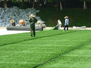 十一人制人造草足球场施工人数