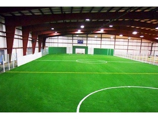 室内建设人造草足球场的优势