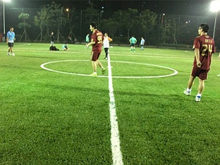 人造草足球场怎么样