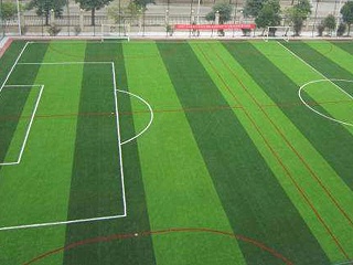 北京人造草足球场与真草有多相似？