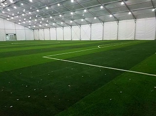 人造草足球场毋庸置疑