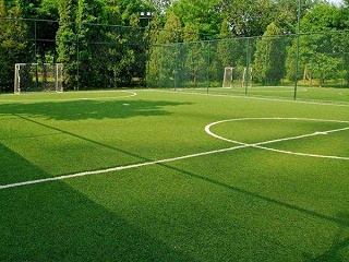 纵观整个人造草足球场的建设