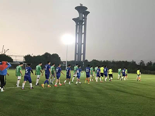 北京很棒的一座人造草足球场，下周即将关门停业。