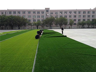 人造草足球场状态关乎运动安全