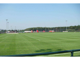 足球场人造草坪怎样清洗保养