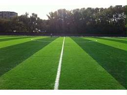 人造草坪铺设前的质量检查以及铺设中的粘结