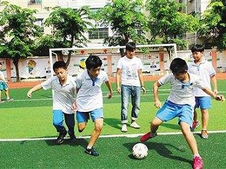 学校应该选择什么样的人造草足球场比较好