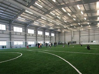 室内人造草足球场建设