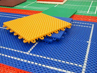 悬浮式拼装地板安装步骤