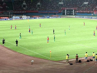 人造草足球场适合在什么样的天气建设呢